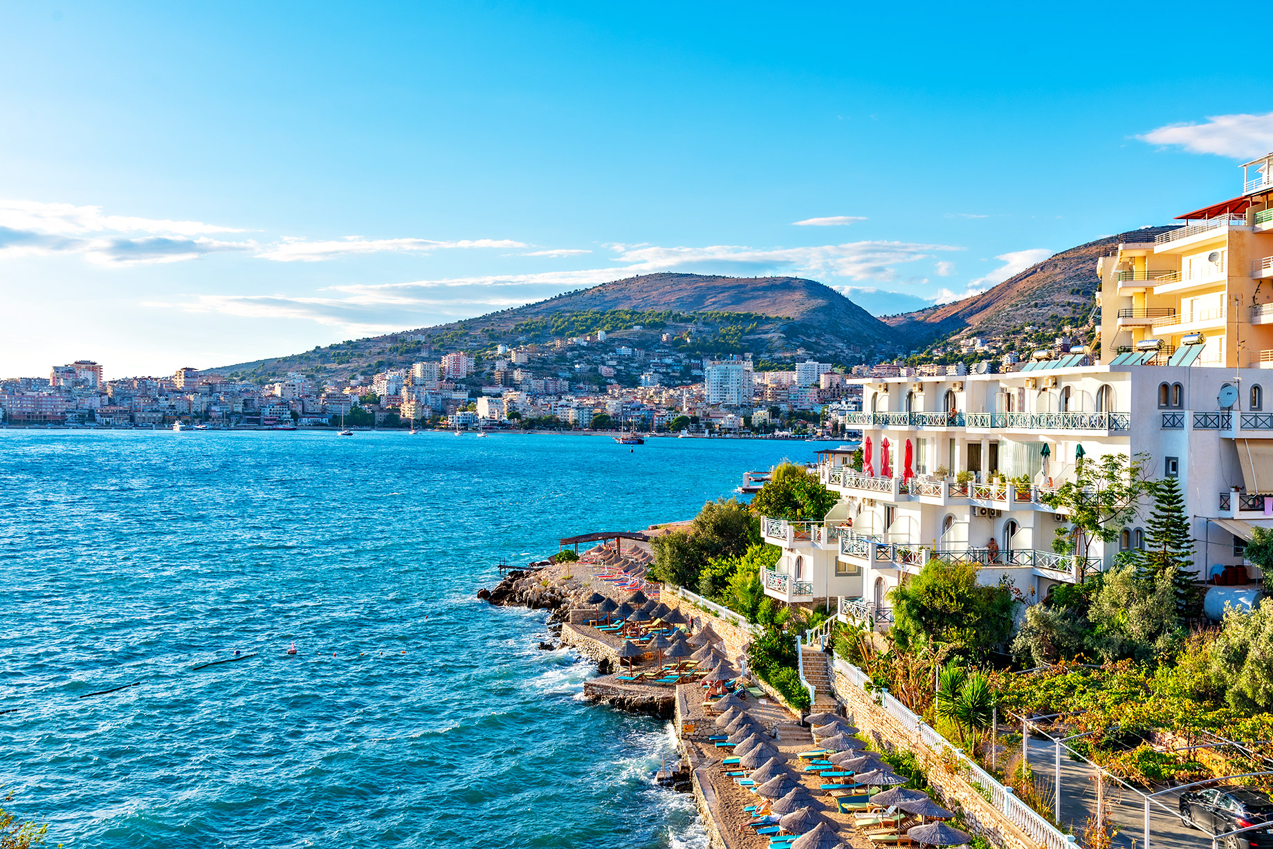 Vastgoed kopen in Albanië met Albania Invest: Nederlandstalige aankoopbegeleiding van bezichtiging tot notaris.