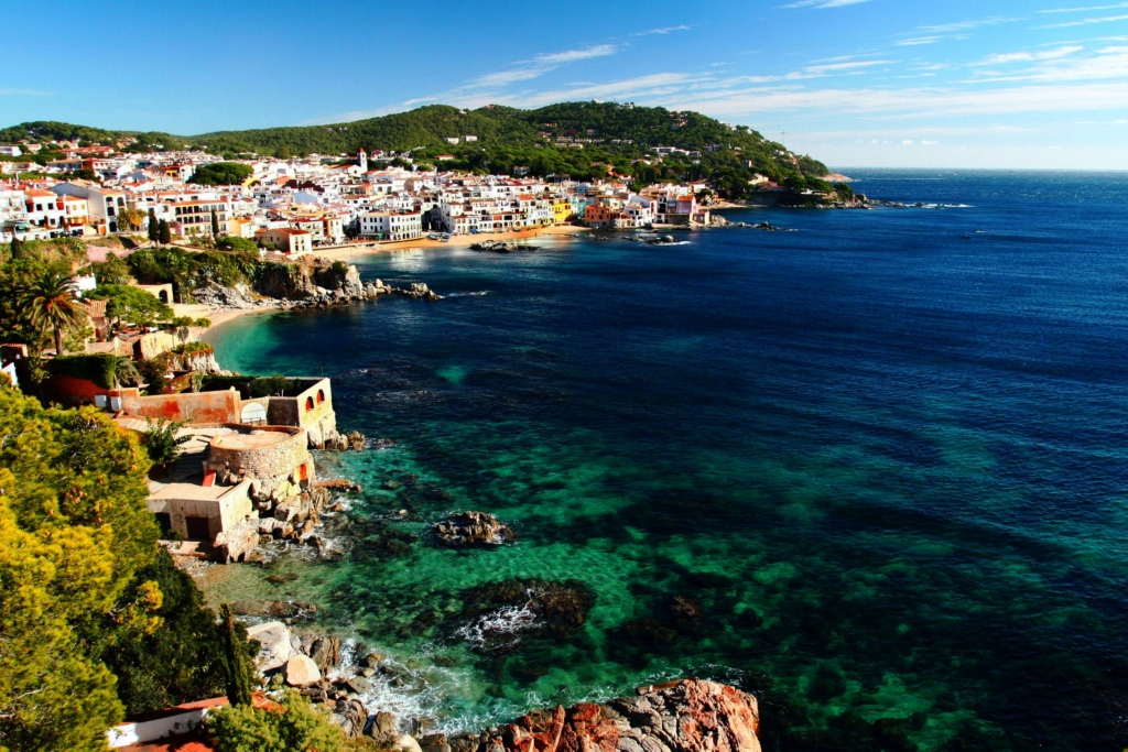 Seafood straight from the sea: discover the authentic fishing villages of the Costa Brava