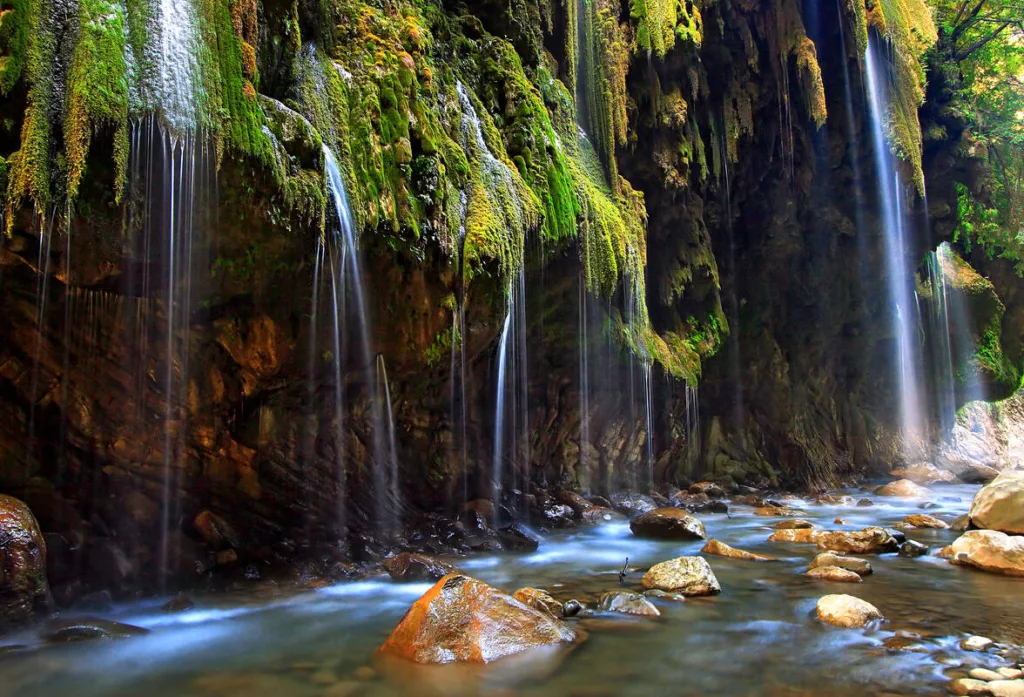 chute d'eau de karpenisi panta vrehei.6.b958