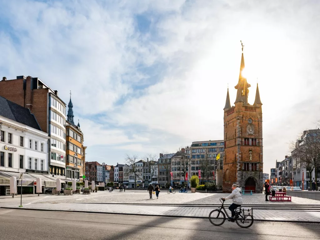 7 Reasons why invest in student real estate in Kortrijk